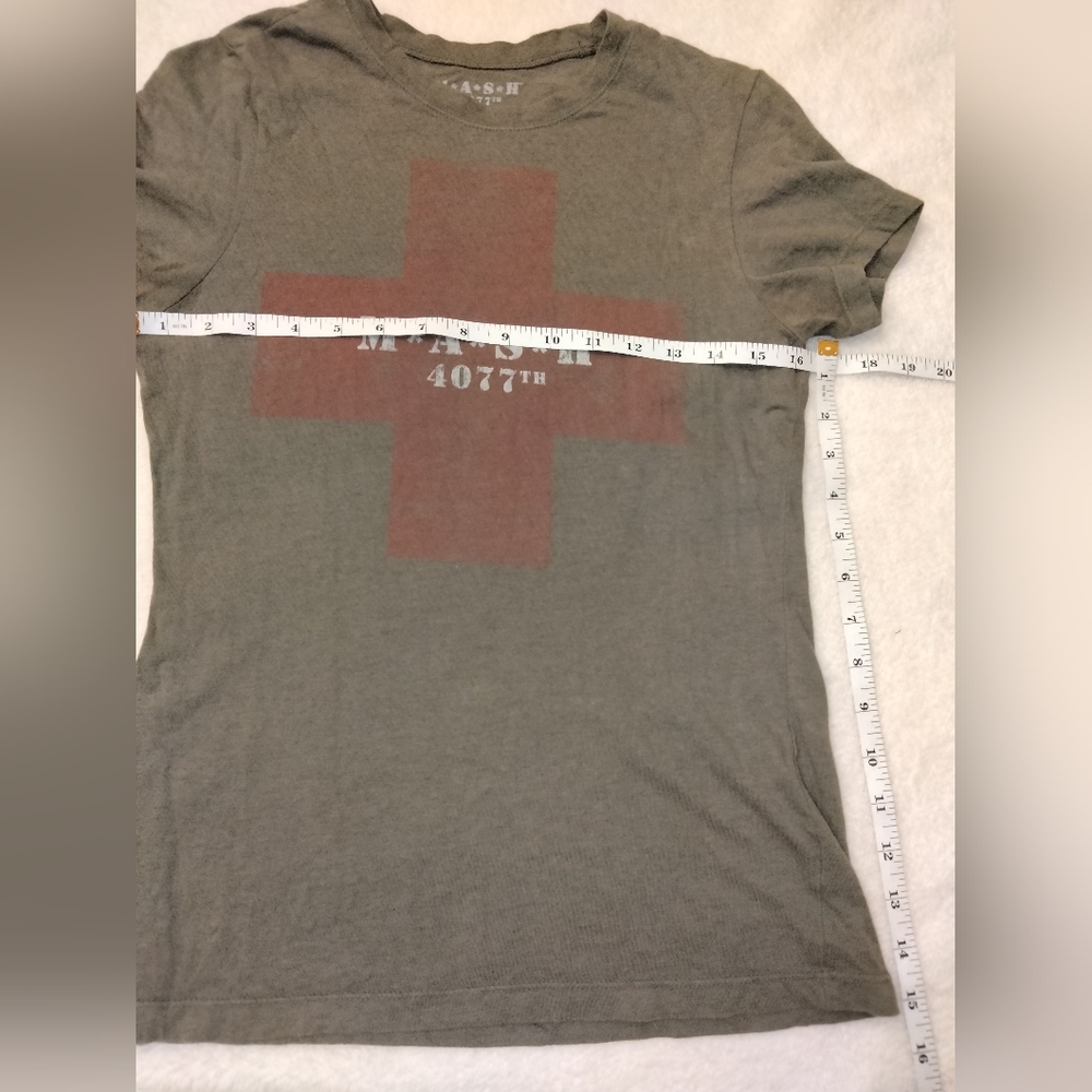 M*A*S*H 4077th Graphic T-Shirt - Picture 5 of 10